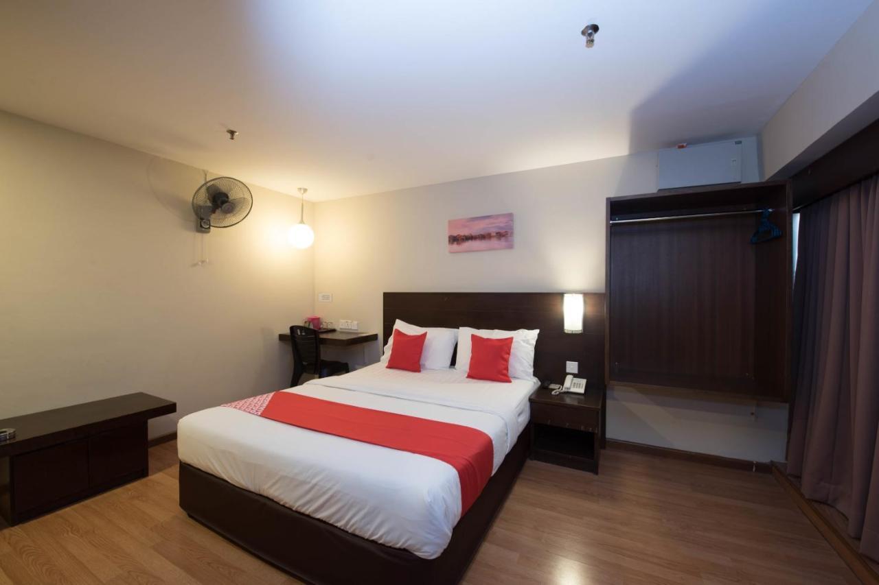 Oyo 89421 Pp Island Hotel George Town Exteriör bild