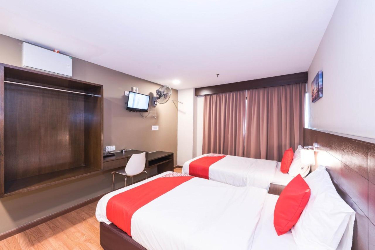 Oyo 89421 Pp Island Hotel George Town Exteriör bild