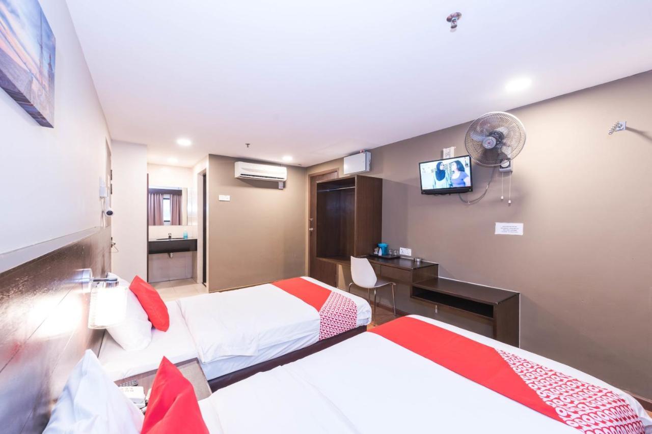 Oyo 89421 Pp Island Hotel George Town Exteriör bild