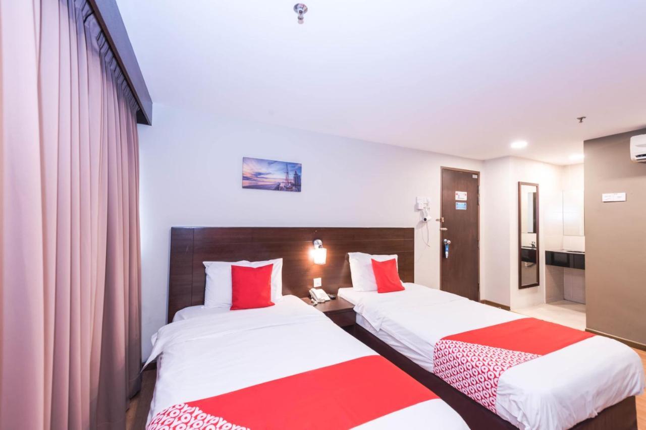 Oyo 89421 Pp Island Hotel George Town Exteriör bild