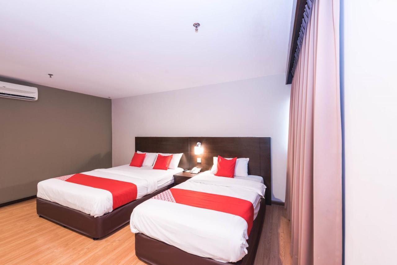 Oyo 89421 Pp Island Hotel George Town Exteriör bild