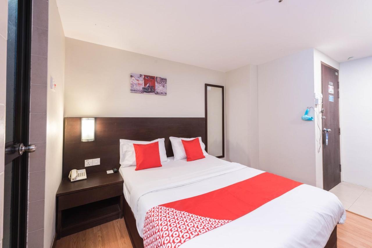 Oyo 89421 Pp Island Hotel George Town Exteriör bild