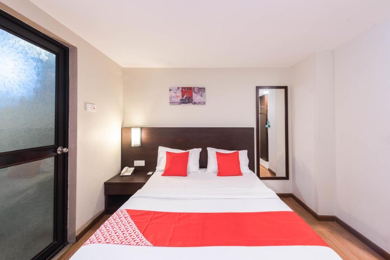 Oyo 89421 Pp Island Hotel George Town Exteriör bild