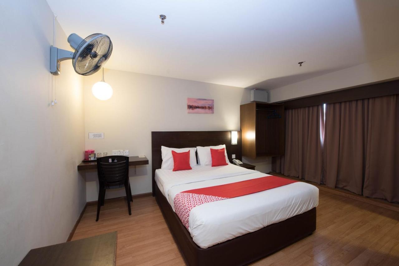 Oyo 89421 Pp Island Hotel George Town Exteriör bild