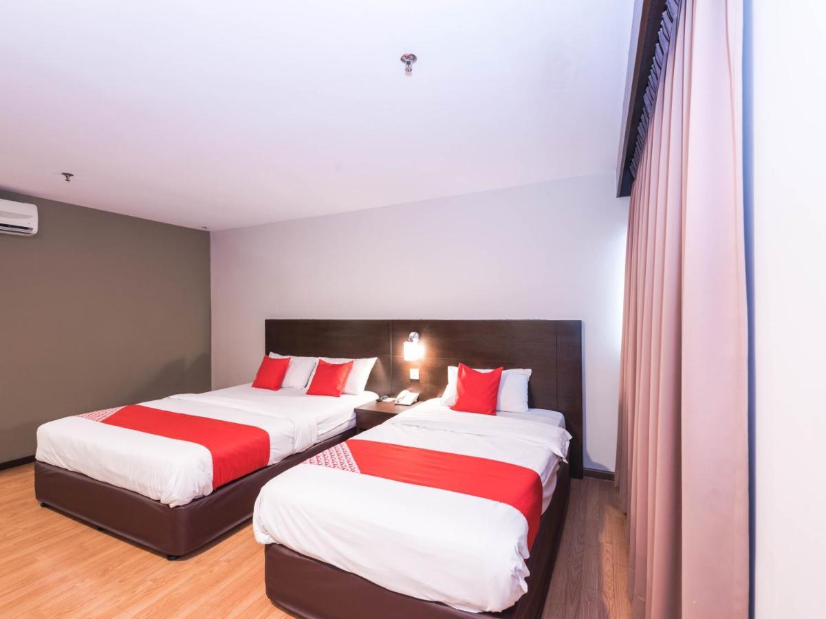Oyo 89421 Pp Island Hotel George Town Exteriör bild