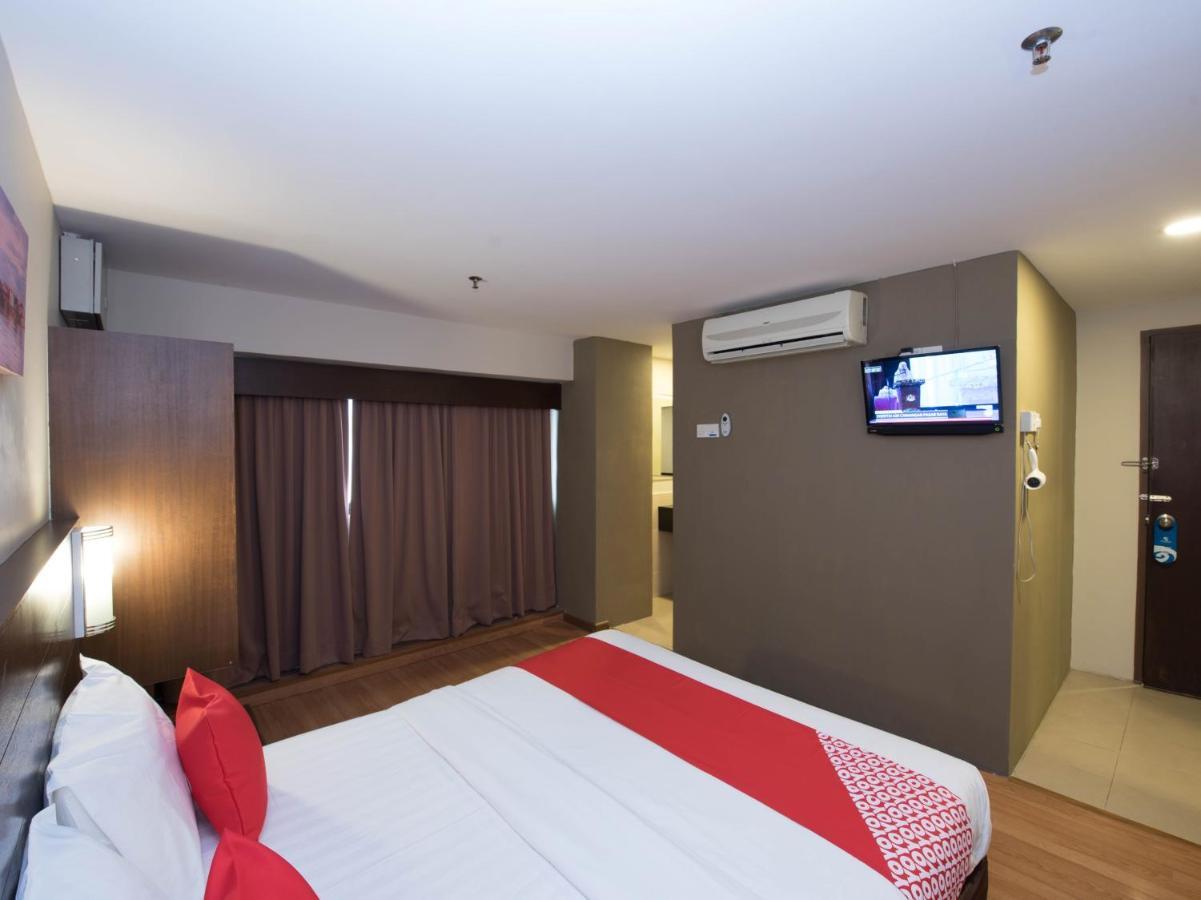Oyo 89421 Pp Island Hotel George Town Exteriör bild