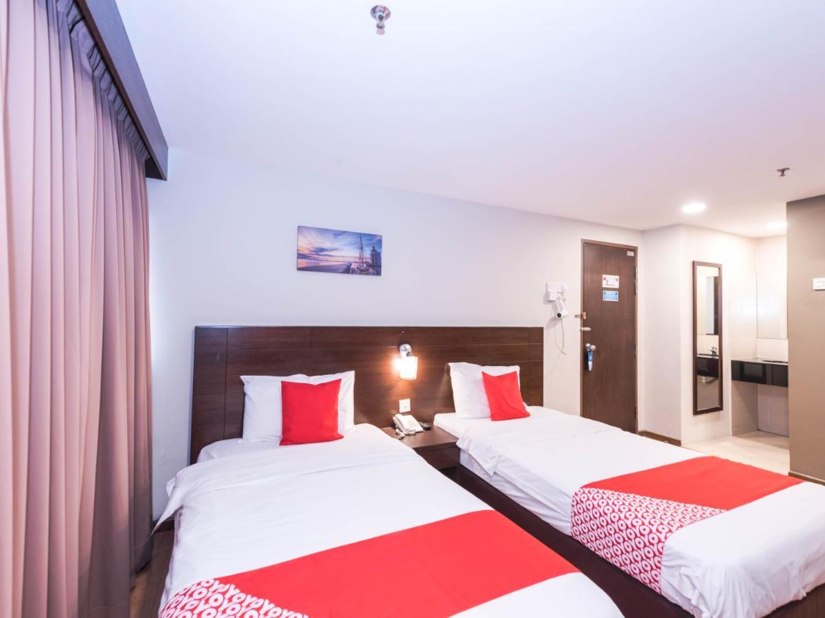 Oyo 89421 Pp Island Hotel George Town Exteriör bild