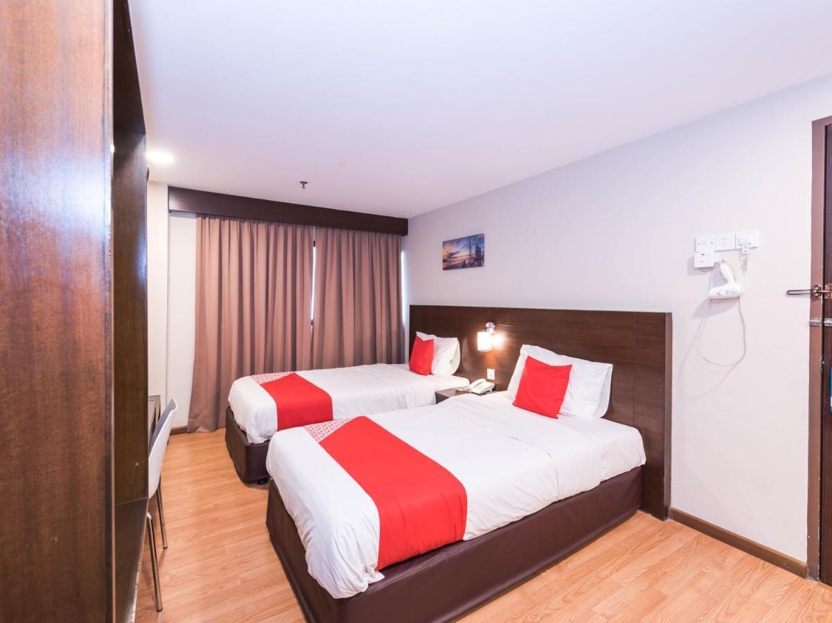 Oyo 89421 Pp Island Hotel George Town Exteriör bild